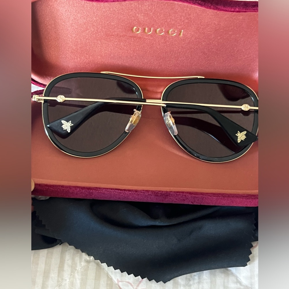 Gucci Black mirrored aviator Sunglasses - Picture 6 of 7
